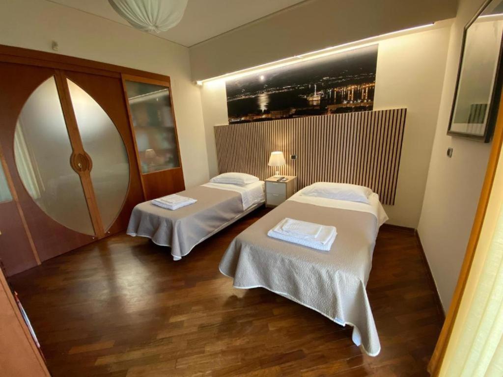 Casa Battisti Messina Guest House In Centro Citta, Ideale Per Famiglie O Gruppi Luaran gambar