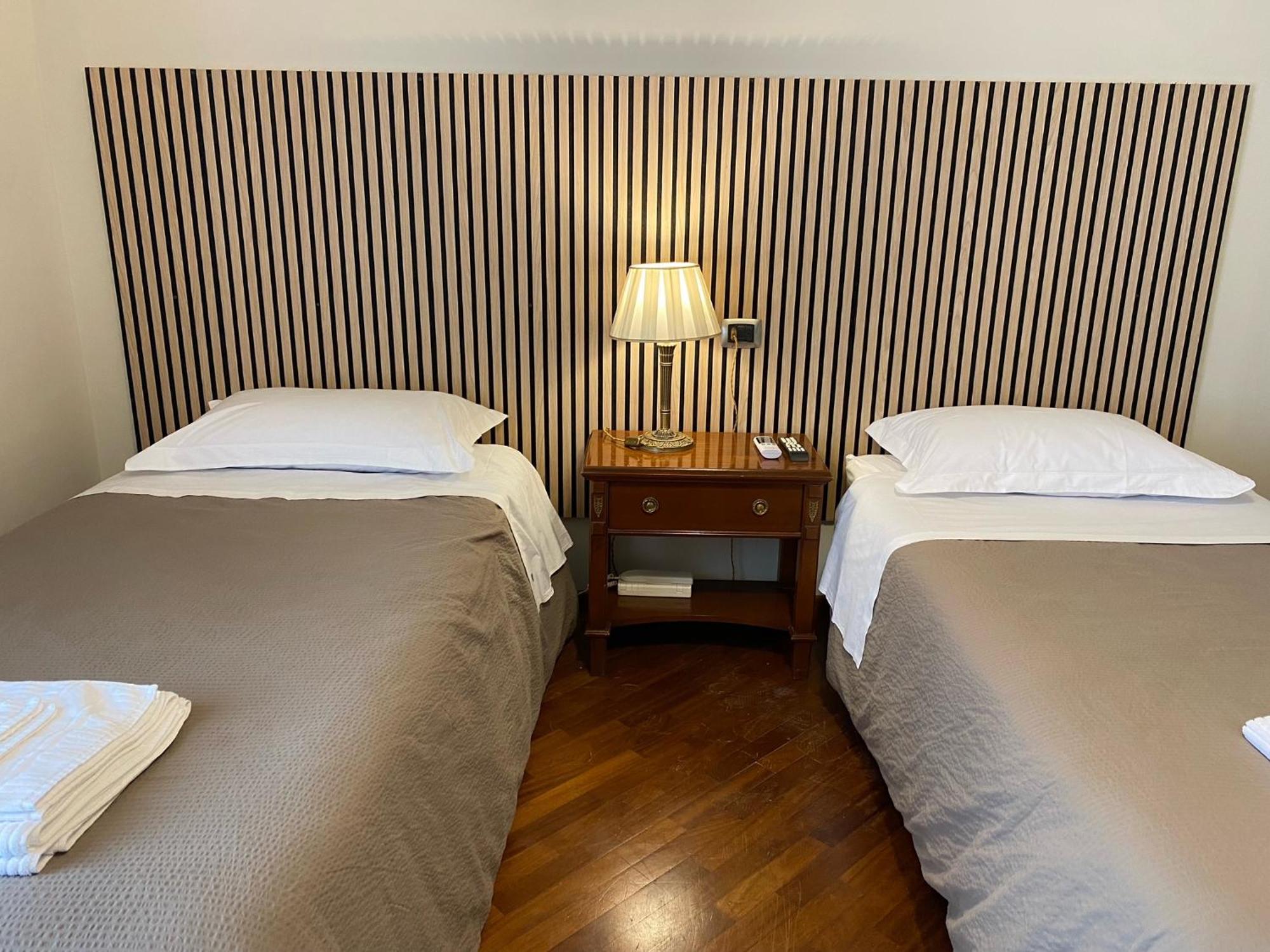 Casa Battisti Messina Guest House In Centro Citta, Ideale Per Famiglie O Gruppi Luaran gambar