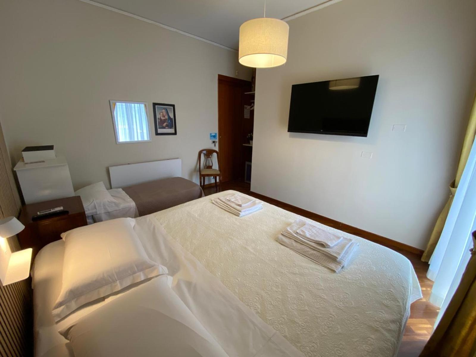 Casa Battisti Messina Guest House In Centro Citta, Ideale Per Famiglie O Gruppi Luaran gambar